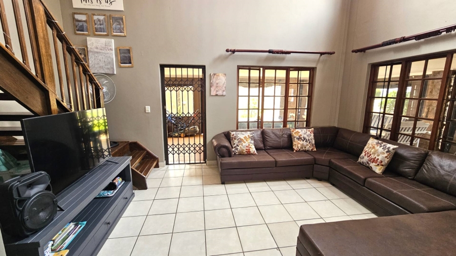 To Let 3 Bedroom Property for Rent in Meerhof North West